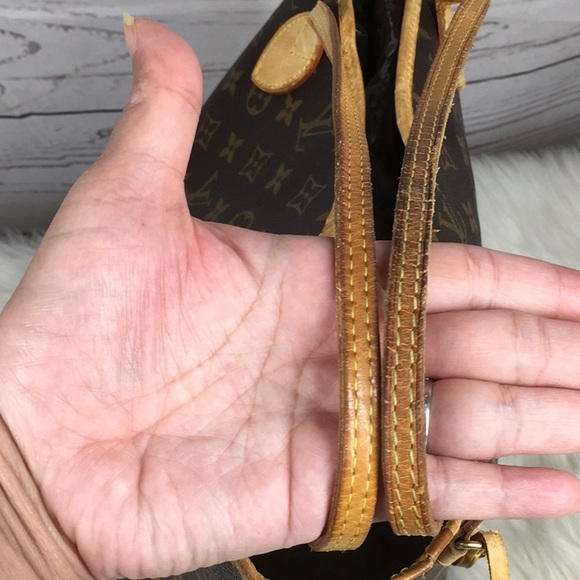 Authentic Louis Vuitton MM Neverfull Monogram - Picture 9 of 16